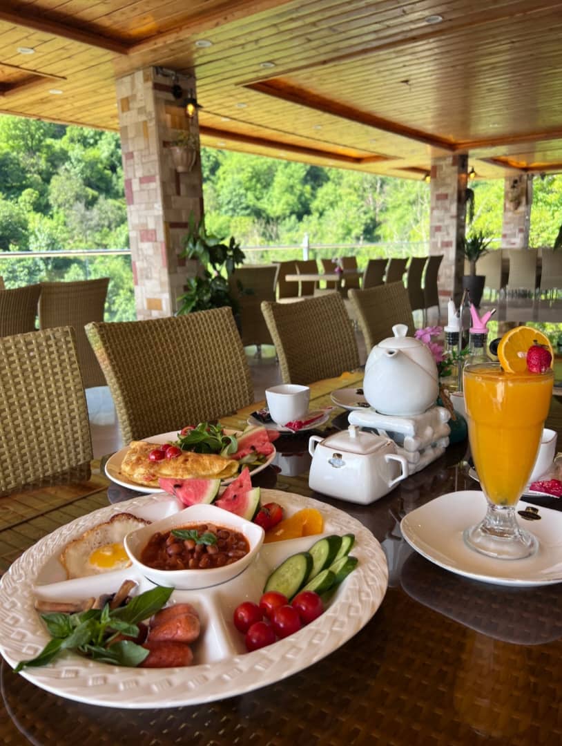 رستوران گیلار سرولات بمدیریت آقای ثباتی در چابکسر